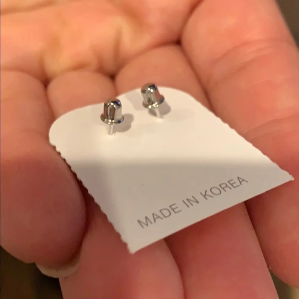 Sterling Silver or Gold plated Clover screw back Earrings